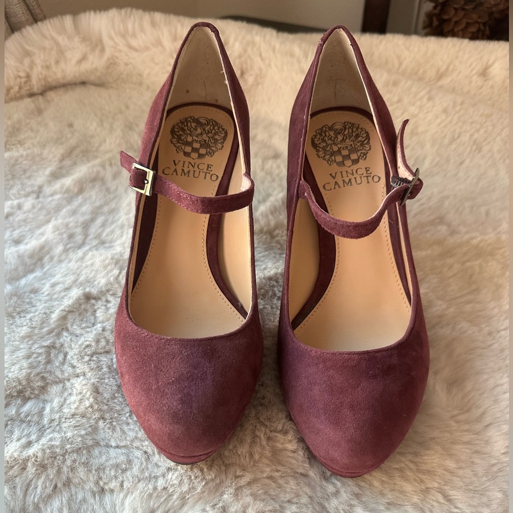 Vince Camuto Women's Burgundy Suede Heels - Picture 2 of 14